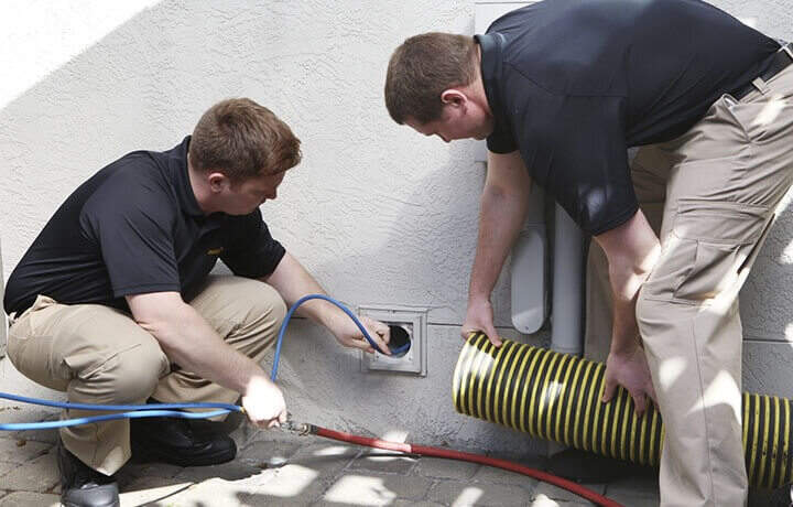 what tools do duct cleaners use